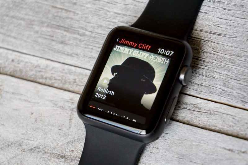 Tìm hiểu chi tiết về Apple Watch Series 1, nên mua bản thép hay nhôm? 4 Màn hình cũng là 1 điểm mạnh của chiếc đồng hồ thông minh này